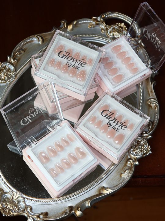 Hailey short glazed chrome press-on nails by Glowie by Her